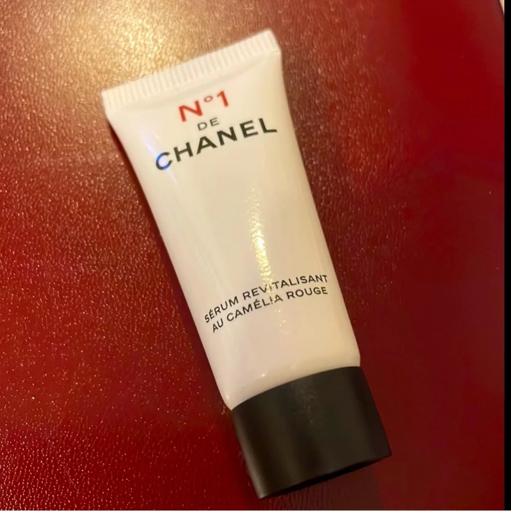 Chanel N°1 DE CHANEL REVITALIZING SERUM